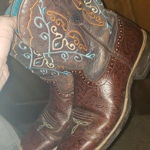 Square Toe Ariat